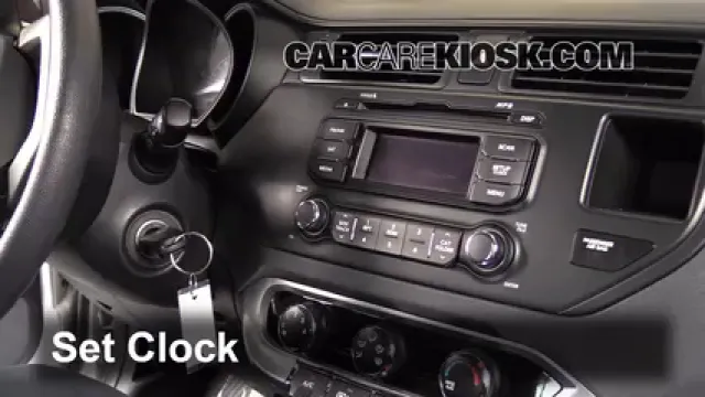 2012 Kia Rio5 LX 1.6L 4 Cyl. Horloge Régler l'horloge